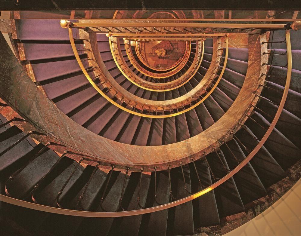 Hotel Elephant Weimar, Autograph Collection Eksteriør bilde Spiral staircase
