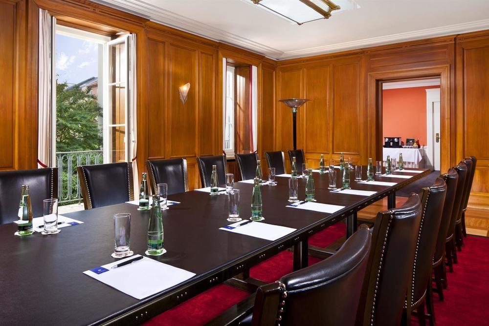 Hotel Elephant Weimar, Autograph Collection Eksteriør bilde The boardroom at the London School of Economics
