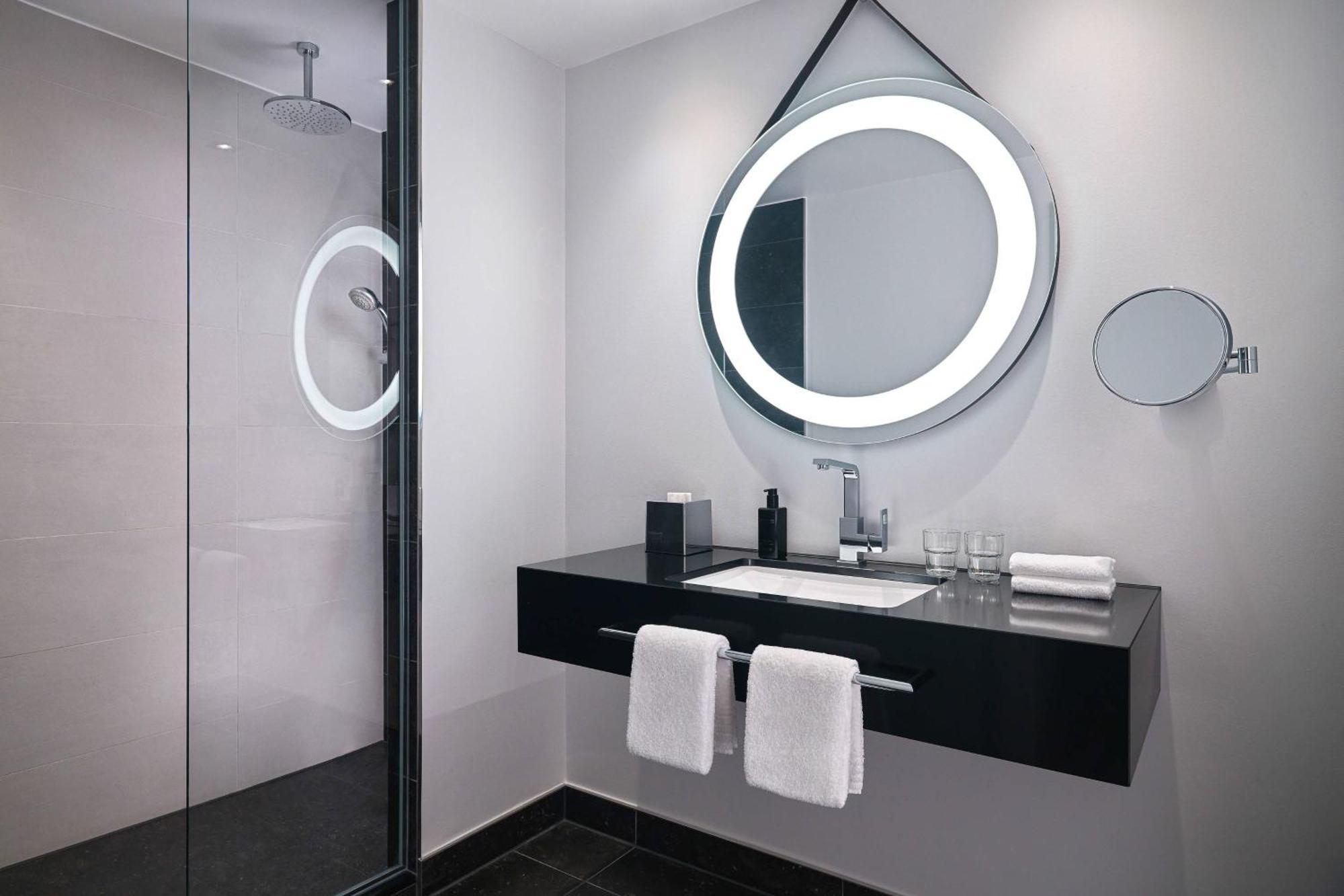Hotel Elephant Weimar, Autograph Collection Eksteriør bilde Bathroom