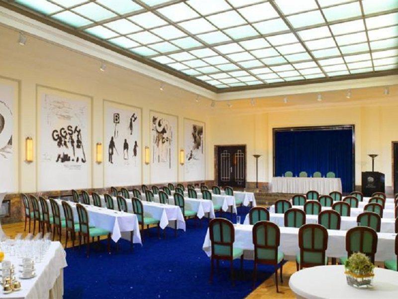 Hotel Elephant Weimar, Autograph Collection Eksteriør bilde The interior of the German Historical Museum